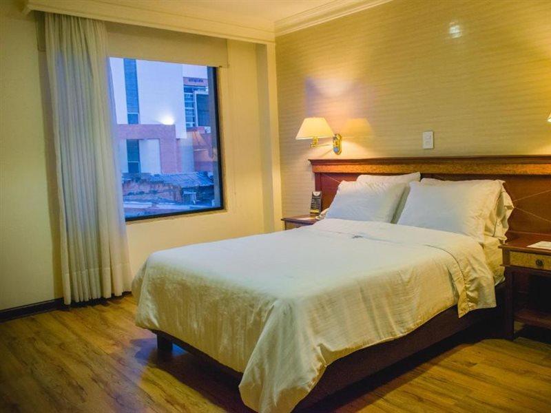 Hotel Castilla Real Pereira Esterno foto